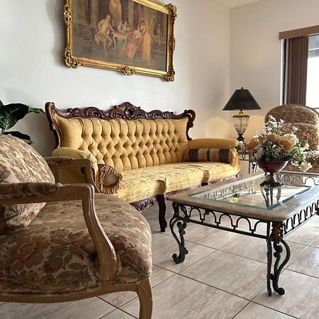 Beautiful Apartment With Very Elegant Colonial Decoration Tamiami Exterior photo