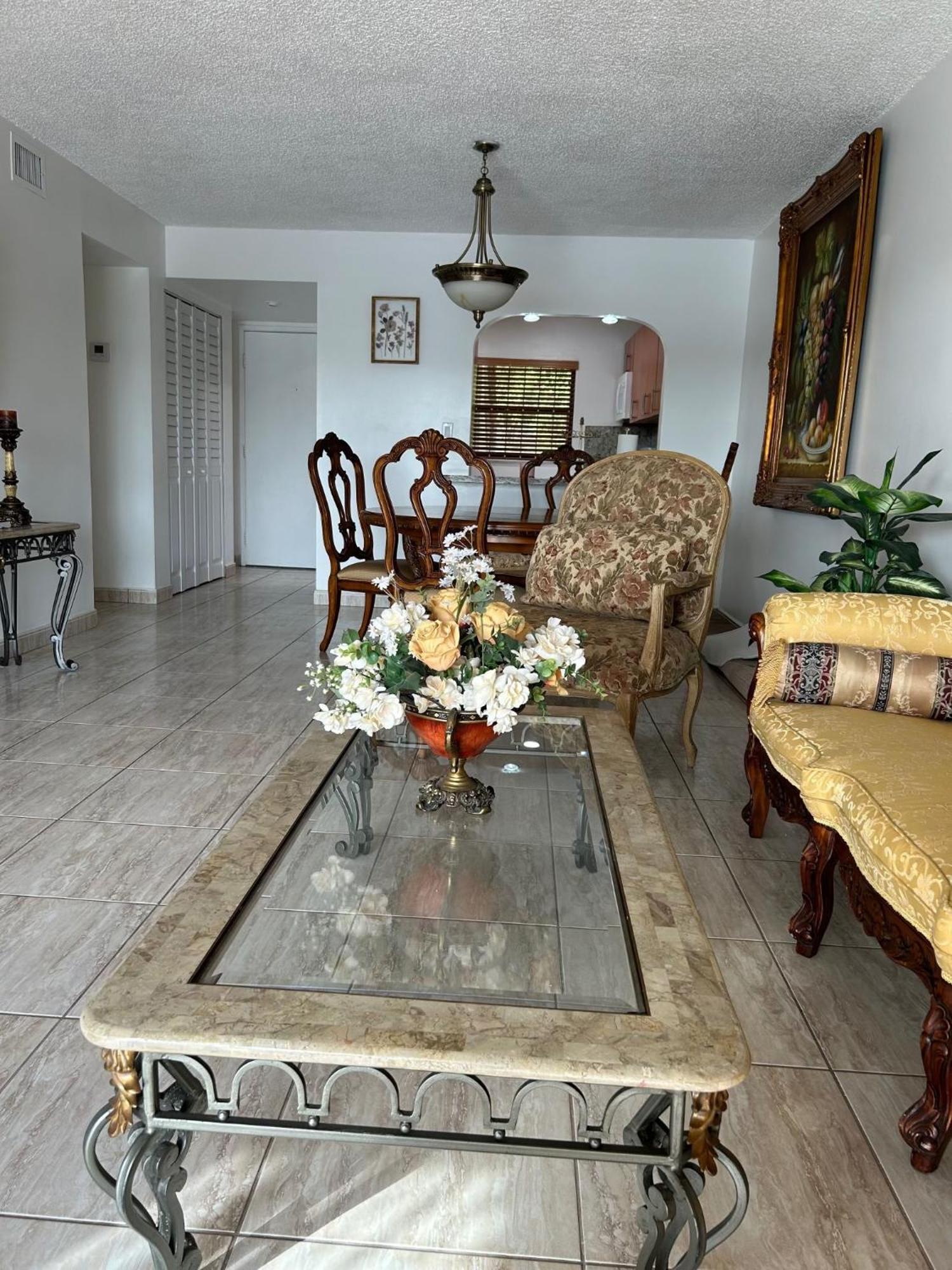 Beautiful Apartment With Very Elegant Colonial Decoration Tamiami Exterior photo